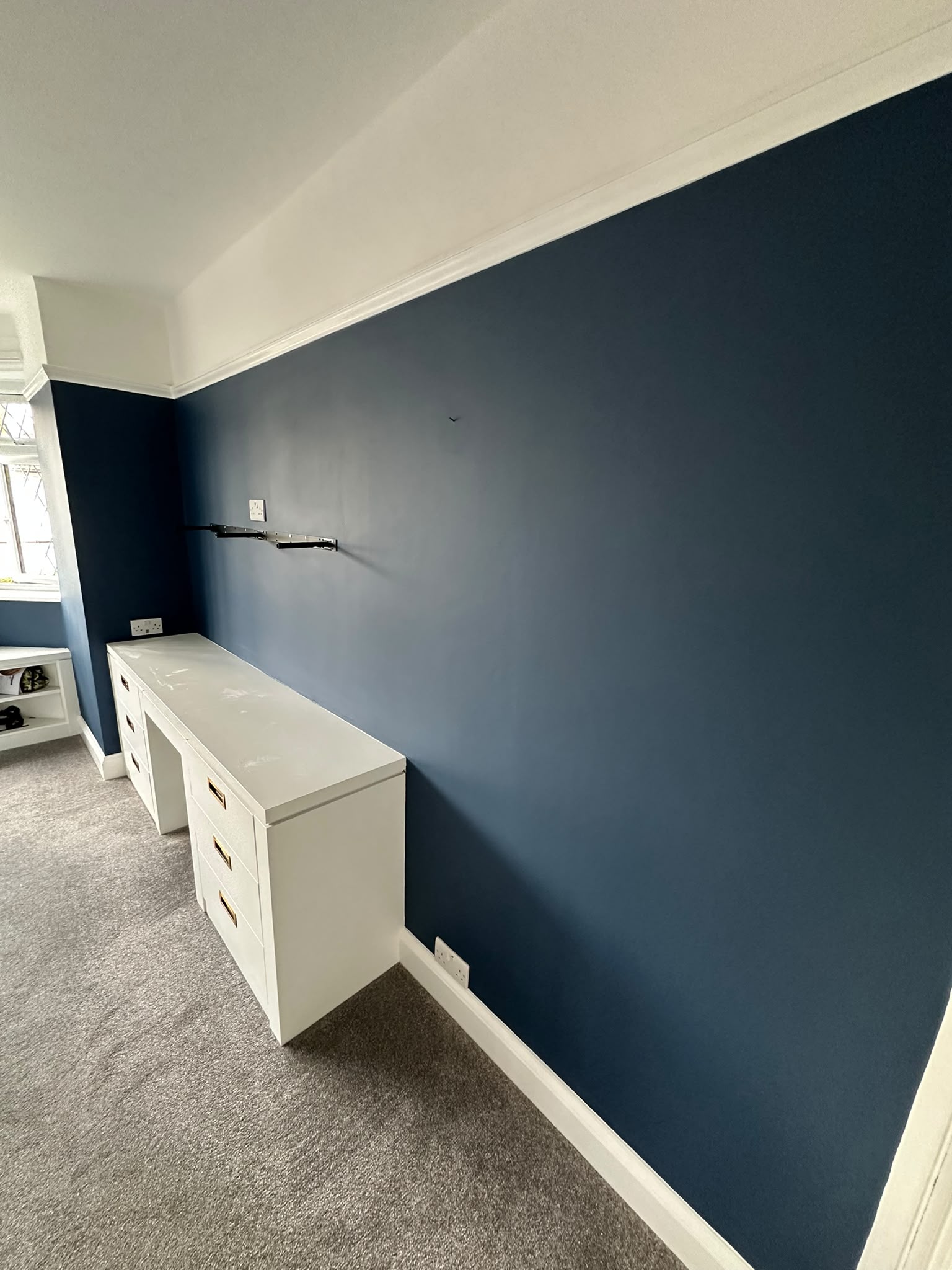 Painting and decorating project in Walton-on-Thames — photo 9
